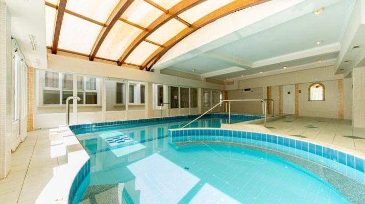 Aqua Blue Hotel Hajduszoboszlo Bagian luar foto