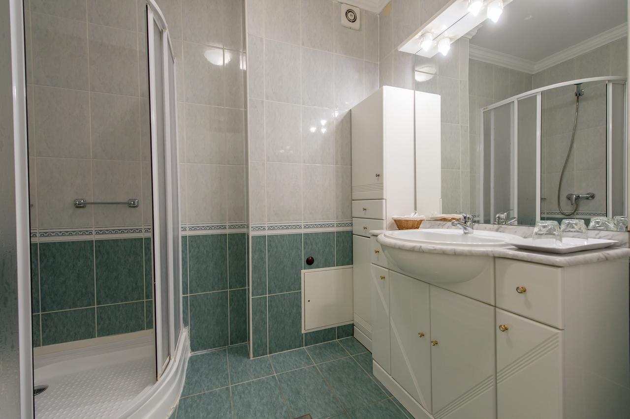 Aqua Blue Hotel Hajduszoboszlo Bagian luar foto